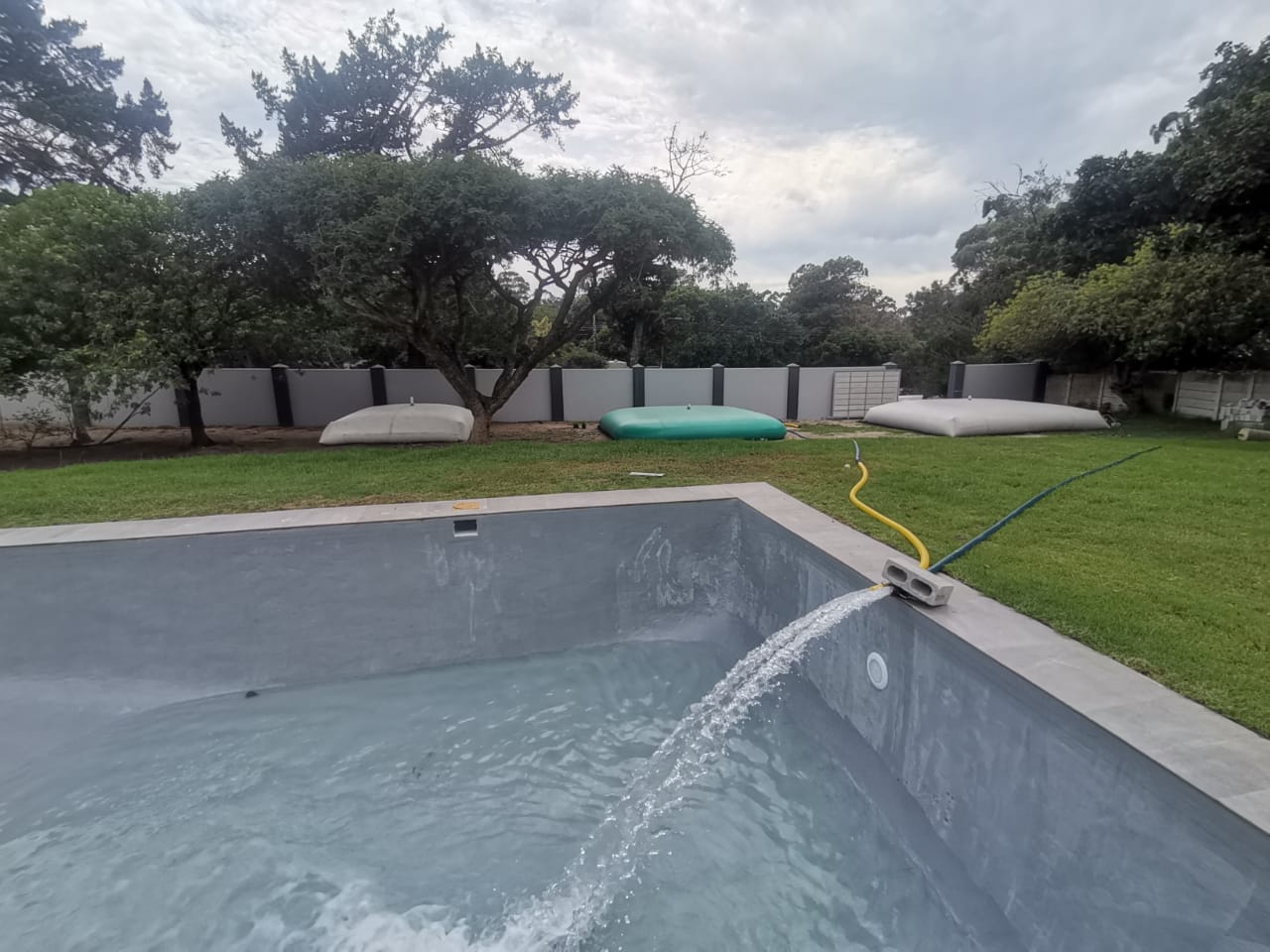 waterbladderrental.co.za 2